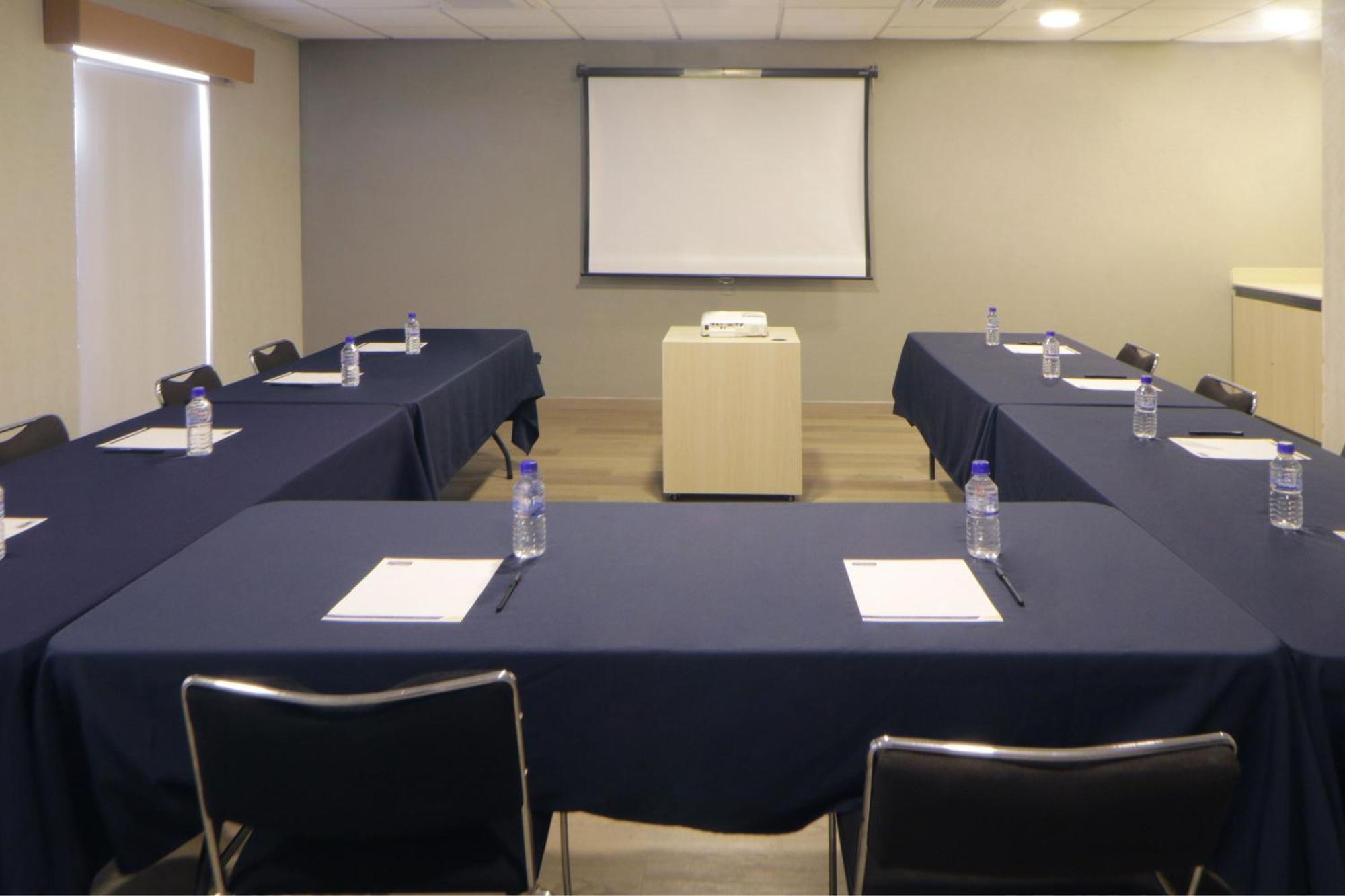 City Express By Marriott Nuevo Laredo Exterior photo